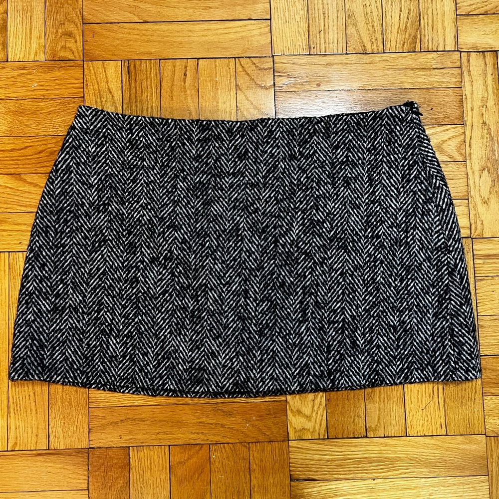 Abercrombie & Fitch Black and White Herringbone Mini Scarlett Skirt